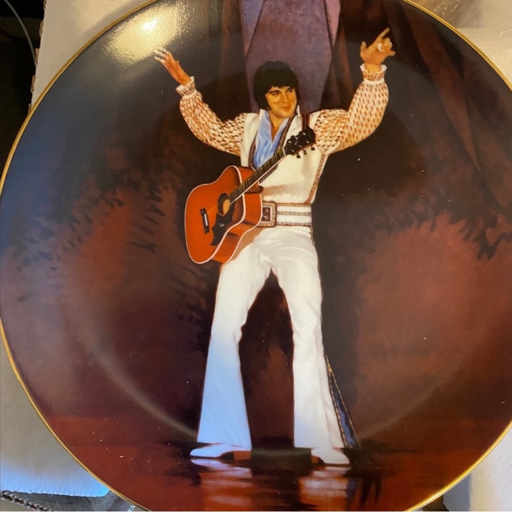 Elvis Presley colecters ceramic plate